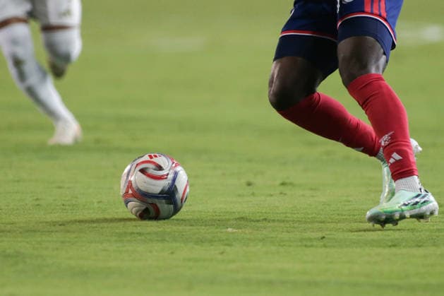 September 26, 2026, Frisco, Texas, USA: A detailed shot of FC Dallas forward SANTIAGO MORENO (10) moving the ball during a soccer game between Los Angeles FC and FC Dallas at Toyota Stadium in Frisco, TX. Frisco USA - ZUMAh193 20260926_zsp_h193_041 Copyright: xDanielxMcGregor-Huyerx