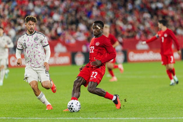 Richie Laryea of Canada passes the ball during the International Friendly, Länderspiel, Nationalmannschaft match between Canada and Chile on September 26th, 2026 in BMO Field, Toronto, Ontario, Canada Copyright: xCurtisxWongx xSPPx Sportspressphoto_SPR240866