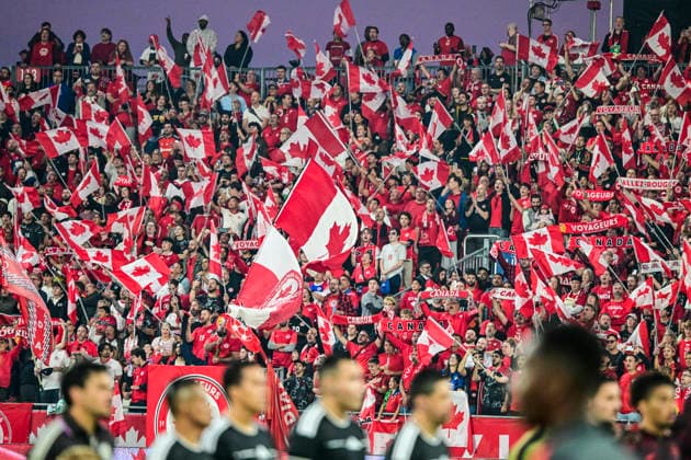 Fans in Canada cheer during a friendly match between Canada and Chile at BMO Field in Toronto, Canada, 26 September 2026. International Friendly, Länderspiel, Nationalmannschaft Canada vs. Chile !ACHTUNG: NUR REDAKTIONELLE NUTZUNG!  Copyright: xEduardoxLimax AMDEP3262 20260927-55021516115_1