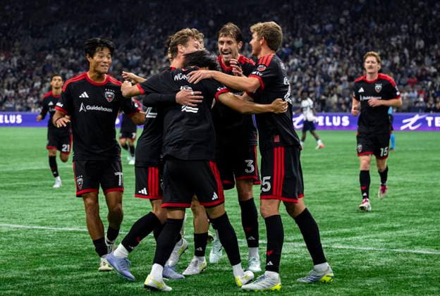 September 26, 2026, Vancouver, Bc, CANADA: D.C. United s Kimito Nono (2) celebrates with his teammates after scoring against the Vancouver Whitecaps during the first half of an MLS, Fussball Herren, USA soccer match, in Vancouver, on Saturday, Sept. 26, 2026. Canada News - September 26, 2026  - ZUMAc35_ 20260926_zaf_c35_198 Copyright: xJacobxMallarix