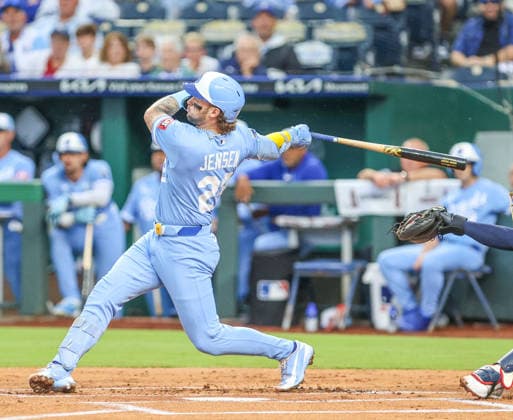 SEP 26, 2026: Kansas City Royals catcher Carter Jensen (22) hits a double in the 1st inning against the Cleveland Guardians at Kauffman Stadium in Kansas City, MO. CSM Kansas City United States - ZUMAc04_ 20260926_zma_c04_694 Copyright: xRomanxPunox
