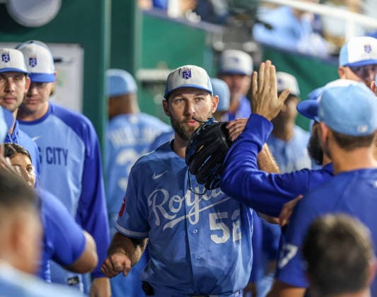 MLB, Baseball Herren, USA 2026: Guardians Vs Royals September 26th SEP 26, 2026: Kansas City Royals starting pitcher Michael Wacha (52) leaves the game in the 7th inning and finished the season with 200 innings at Kauffman Stadium in Kansas City, MO. Roman Puno CSM (Credit Image: Â Roman Puno Cal Media) Kansas City Missouri United States EDITORIAL USE ONLY Copyright: xx ZUMA-20260926_zma_c04_716.jpg RomanxPunox csmphotothree526765