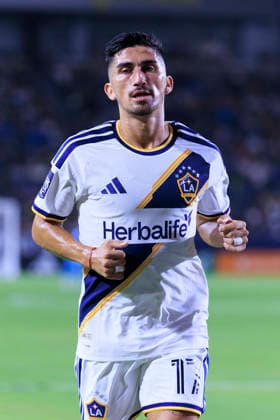 September 26, 2026, Carson, California, USA: Pablo Ruiz 17 of the LA Galaxy during their regular season MLS, Fussball Herren, USA game against the Colorado Rapids on Saturday September 26, 2026 at the Dignity Health Sports Park Stadium in Carson, California. Galaxy defeat Rapids, 3-2. ARIANA RUIZ PI Carson USA - ZUMAp124 20260926_zaa_p124_025 Copyright: xArianaxRuizx