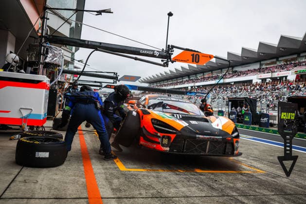 FIA WEC - 6 HOURS OF FUJI 2026 10 AU Antares (hkg), FLEMING Thomas (gbr), KIRCHHOFER Marvin (ger), Garage 59, McLaren 720S GT3 Evo 10, LM GT3, action pitstop, arrêt aux stands during the 6 Hours of Fuji 2026, 6th round of the 2026 FIA World Endurance Championship, from September 25 to 27, 2026 on the Fuji Speedway in Oyama, Shizuoka, Japan - OyamaJapan Copyright: xANTONINxVINCENTx