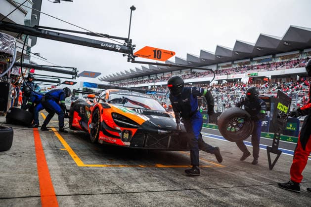 FIA WEC - 6 HOURS OF FUJI 2026 10 AU Antares (hkg), FLEMING Thomas (gbr), KIRCHHOFER Marvin (ger), Garage 59, McLaren 720S GT3 Evo 10, LM GT3, action pitstop, arrêt aux stands during the 6 Hours of Fuji 2026, 6th round of the 2026 FIA World Endurance Championship, from September 25 to 27, 2026 on the Fuji Speedway in Oyama, Shizuoka, Japan - OyamaJapan Copyright: xANTONINxVINCENTx