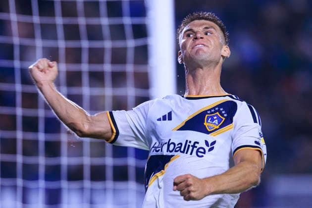 September 26, 2026, Carson, California, USA: Harbor Miller 26 of the LA Galaxy celebrates their win during their regular season MLS, Fussball Herren, USA game against the Colorado Rapids on Saturday September 26, 2026 at the Dignity Health Sports Park Stadium in Carson, California. Galaxy defeat Rapids, 3-2. ARIANA RUIZ PI Carson USA - ZUMAp124 20260926_zaa_p124_034 Copyright: xArianaxRuizx