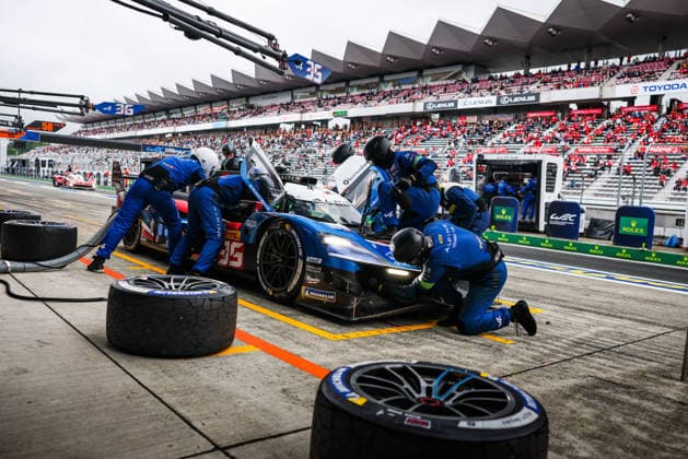 FIA WEC - 6 HOURS OF FUJI 2026 35 HABSBURG Ferdinand (aut), MILESI Charles (fra), Alpine Endurance Team, Alpine A424 35, Hypercar, action pitstop, arrêt aux stands during the 6 Hours of Fuji 2026, 6th round of the 2026 FIA World Endurance Championship, from September 25 to 27, 2026 on the Fuji Speedway in Oyama, Shizuoka, Japan - OyamaJapan Copyright: xANTONINxVINCENTx
