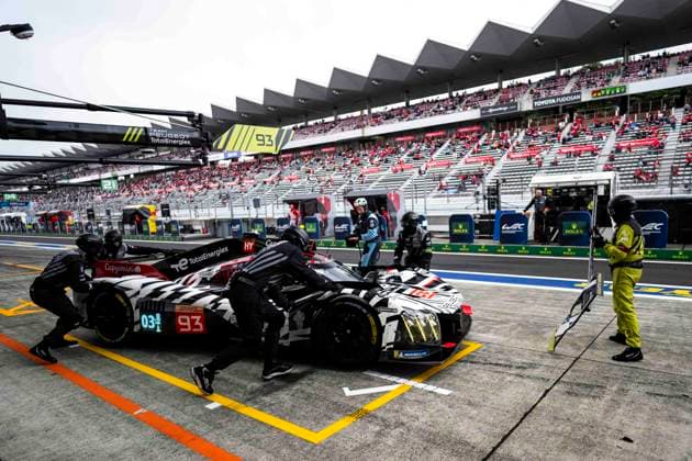 FIA WEC - 6 HOURS OF FUJI 2026 93 CASSIDY Nick (nzl), DI RESTA Paul (gbr), VANDOORNE Stoffel (bel), Peugeot TotalEnergies, Peugeot 9X8 93, Hypercar, technical issue during the 6 Hours of Fuji 2026, 6th round of the 2026 FIA World Endurance Championship, from September 25 to 27, 2026 on the Fuji Speedway in Oyama, Shizuoka, Japan - OyamaJapan Copyright: xFabrizioxBoldonix