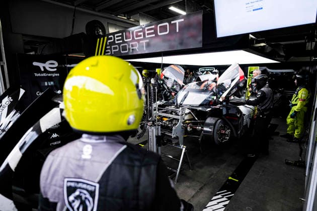 FIA WEC - 6 HOURS OF FUJI 2026 93 CASSIDY Nick (nzl), DI RESTA Paul (gbr), VANDOORNE Stoffel (bel), Peugeot TotalEnergies, Peugeot 9X8 93, Hypercar, technical issue during the 6 Hours of Fuji 2026, 6th round of the 2026 FIA World Endurance Championship, from September 25 to 27, 2026 on the Fuji Speedway in Oyama, Shizuoka, Japan - OyamaJapan  Copyright: xFabrizioxBoldonix