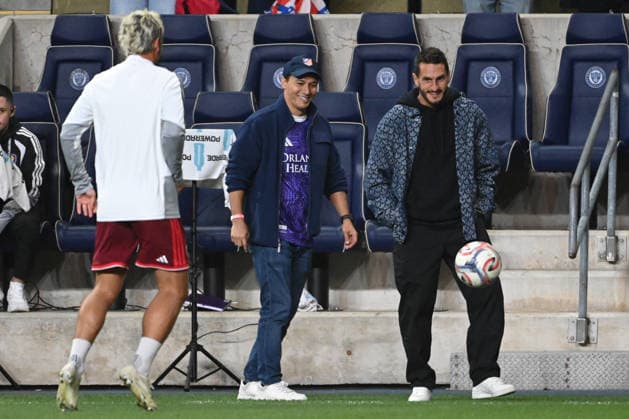 Koke Of Atletico Madrid At Philadelphia Union Vs Orlando City Antoine Griezmann, number 7 of Orlando City SC, kicks the ball with former Atletico Madrid teammate Koke during warmups for the Major League Soccer 2026 match between Philadelphia Union and Orlando City at Subaru Park in Chester, Pennsylvania, on September 26, 2026. Philadelphia United States  Copyright: xJackxMegawx originalFilename:megaw-philadel260926_np6b9.jpg
