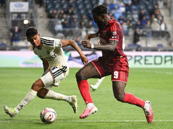 Philadelphia Union v Orlando City Daryl Dike 9 of Orlando City SC takes on Japhet Sery Larsen 5 of the Philadelphia Union during the Major League Soccer 2026 match between Philadelphia Union and Orlando City at Subaru Park in Chester, Pennsylvania, on September 26, 2026. Philadelphia United States  Copyright: xJackxMegawx originalFilename:megaw-philadel260926_npDjh.jpg