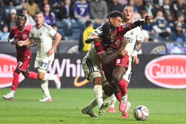 Philadelphia Union v Orlando City Daryl Dike 9 of Orlando City SC is fouled by Japhet Sery Larsen 5 of the Philadelphia Union during the Major League Soccer 2026 match between Philadelphia Union and Orlando City at Subaru Park in Chester, Pennsylvania, on September 26, 2026. Philadelphia United States  Copyright: xJackxMegawx originalFilename:megaw-philadel260926_npK4R.jpg