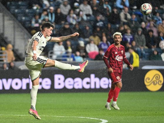 Philadelphia Union v Orlando City Jovan Lukic of the Philadelphia Union clears the ball during the Major League Soccer 2026 match between Philadelphia Union and Orlando City at Subaru Park in Chester, Pennsylvania, on September 26, 2026. Philadelphia United States  Copyright: xJackxMegawx originalFilename:megaw-philadel260926_npQ6d.jpg