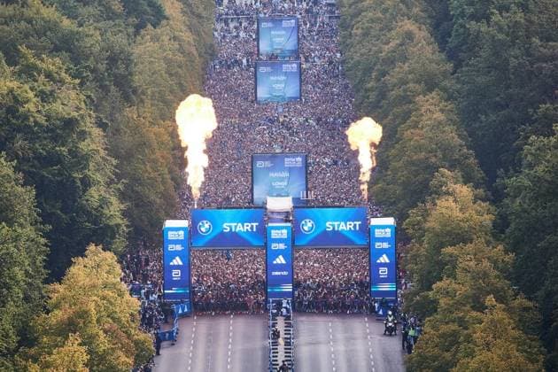 52 Berlin Marathon 2026 ** FOR EDITORIAL PURPOSES ONLY ** EDITORIAL USE ONLY ** p About 56,000 people take part in the Berlin Marathon Germany Berlin Berlin Copyright JörgxCarstensen Copyright: JörgxCarstensen doc87s3rwzlthw163wpbhgc ,EDITORIAL USE ONLY Copyright: JörgxCarstensen