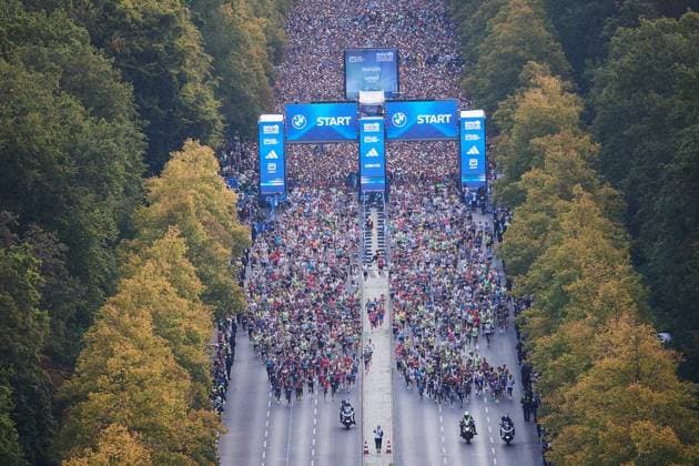 52 Berlin Marathon 2026 ** FOR EDITORIAL PURPOSES ONLY ** EDITORIAL USE ONLY ** p About 56,000 people take part in the Berlin Marathon Germany Berlin Berlin Copyright JörgxCarstensen Copyright: JörgxCarstensen doc87s3wjzkyokby9lbrkf ,EDITORIAL USE ONLY Copyright: JörgxCarstensen