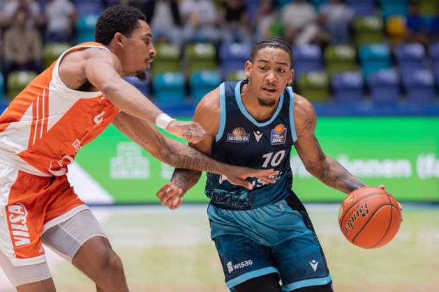 Frankfurt Skyliners vs. RASTA Vechta, easyCredit BBL: Judah Mintz (Skyliners) 10 vs. Armaan Franklin (RASTA), Game 4 of the easyCredit BBL between the Frankfurt Skyliners and RASTA Vechta on September 26, 2026, at the Süwag Energie ARENA in Frankfurt am Main, Frankfurt am Main, Hesse, Germany, Süwag Energie ARENA