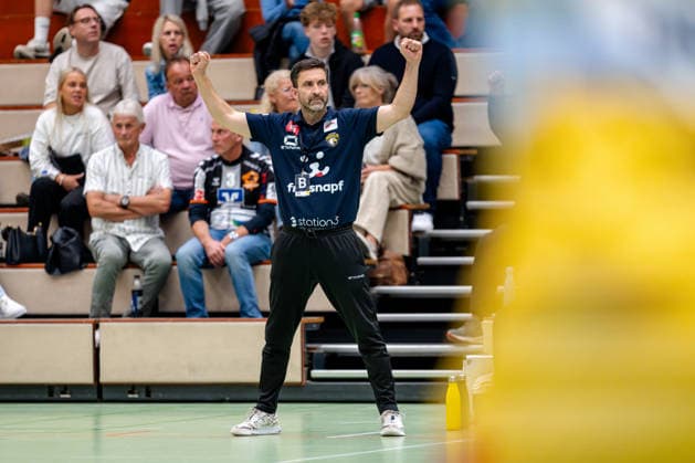 Krefeld, September 26, 2026, Handball, Men s, 3rd Division, Southwest, Matchday 6, 2026–2027 HSG Krefeld Niederrhein vs. Bergische Panther Mark Schmetz, coach of HSG Krefeld Niederrhein, during the game