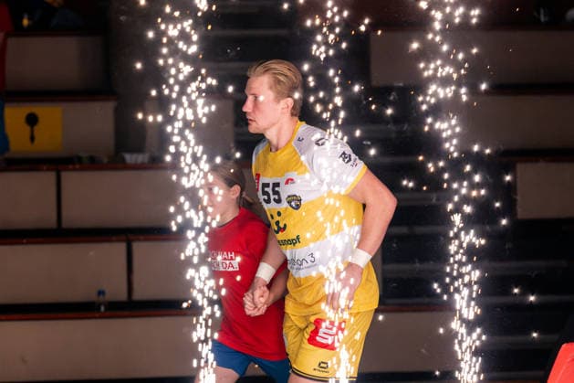 Krefeld, September 26, 2026, Handball, Men s, 3rd Division, Southwest, Matchday 6, 2026–2027 HSG Krefeld Niederrhein vs. Bergische Panther Niklas Ingenpaß of HSG Krefeld Niederrhein, No. 55, warming up before the game