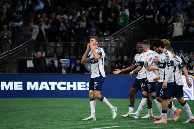 VANCOUVER, CANADA - SEPTEMBER 26: Thomas Muller of Vancouver Whitecaps FC blows a kiss to the crowd after scoring a goal during the Major League Soccer match between Vancouver Whitecaps FC and DC United at BC Place Stadium on September 26, 2026 in Vancouver, British Columbia, Canada. Copyright: xAmyxElle SPPx Sportspressphoto_SPR240961