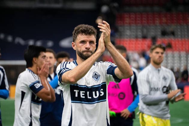 VANCOUVER, CANADA - SEPTEMBER 26: Thomas Muller of Vancouver Whitecaps FC claps and acknowledges fan supporters after the Major League Soccer match between Vancouver Whitecaps FC and DC United at BC Place Stadium on September 26, 2026 in Vancouver, British Columbia, Canada. Copyright: xAmyxElle SPPx Sportspressphoto_SPR240965
