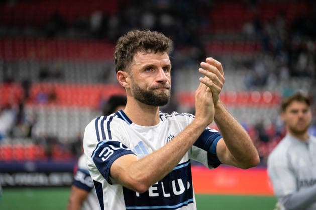 VANCOUVER, CANADA - SEPTEMBER 26: Thomas Muller of Vancouver Whitecaps FC claps and acknowledges fan supporters after the Major League Soccer match between Vancouver Whitecaps FC and DC United at BC Place Stadium on September 26, 2026 in Vancouver, British Columbia, Canada. Copyright: xAmyxElle SPPx Sportspressphoto_SPR240967