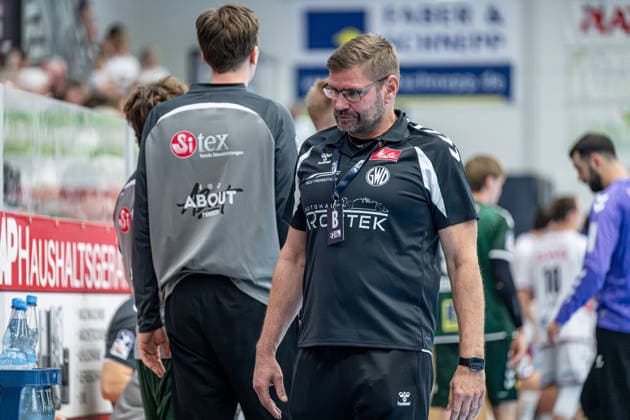2 Handball Bundesliga TV Hüttenberg vs. GWD Minden, September 26, 2026 Aaron Ziercke GWD Minden 2 Handball Bundesliga TV Hüttenberg vs. GWD Minden Hüttenberg, September 26, 2026 Copyright: xBEAUTIFULxSPORTS Roeczeyx