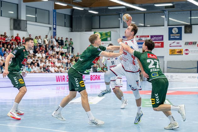 2nd Handball Bundesliga: TV Hüttenberg vs. GWD Minden, September 26, 2026; Paul Ohl (TV Hüttenberg), 10, Max Staar, GWD Minden, 27, Karolis Antanavicius, GWD Minden, 8, 2nd Handball Bundesliga: TV Hüttenberg vs. GWD Minden, Hüttenberg, September 26, 2026 Copyright: xBEAUTIFULxSPORTS Roeczeyx