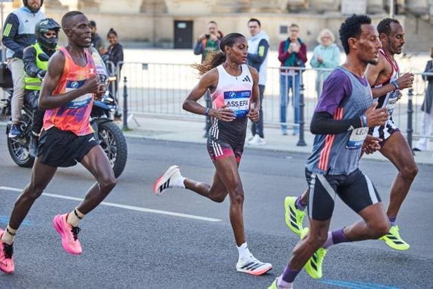 52 Berlin Marathon 2026 ** FOR EDITORIAL PURPOSES ONLY ** EDITORIAL USE ONLY ** p Ethiopian runner Tigst Assefa is pictured here on the course of the Berlin Marathon near the Gendarmenmarkt, Germany, Berlin, Berlin. Copyright JörgxCarstensen Copyright: JörgxCarstensen doc87s5kntnjswcjenuh52 ,EDITORIAL USE ONLY Copyright: JörgxCarstensen