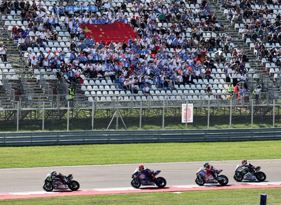 (260927) -- CREMONA, Sept. 27, 2026 -- Valentin Debise (2nd R) of EASTROC ZXMOTO Evan Bros Factory competes during the Race 1 of WorldSSP at the FIM Supersport World Championship, WM, Weltmeisterschaft Italian Round Cremona Circuit, Italy, Sept. 27, 2026. ) (SP)ITALY-CREMONA-WSBK-WORLDSSP-RACE 1 LixJing 