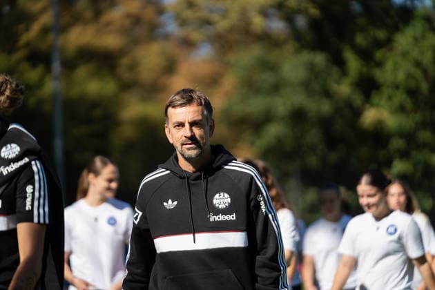 September 27, 2026, xjyhynx, Women s DFB Cup First Round, Karlsruher SC vs. Eintracht Frankfurt, from left: Niko Arnautis, coach, Eintracht Frankfurt, Karlsruhe
