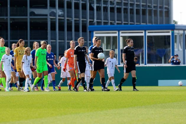 Soccer I Women s I 2026–2027 Season I DFB Cup I FC Schalke 04 vs. SGS Essen I September 27, 2026 Both teams take the field, led by Nadine Westerhoff, referee Gelsenkirchen Parkstadion North Rhine-Westphalia, Germany Copyright: xLobeca CedricxSiefkerx
