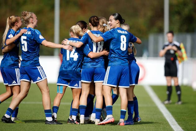 Soccer I Women s I 2026–2027 Season I DFB Cup I FC Schalke 04 vs. SGS Essen I September 27, 2026 FC Schalke 04 celebrates after scoring a goal at Gelsenkirchen Parkstadion, North Rhine-Westphalia, Germany Copyright: xLobeca CedricxSiefkerx