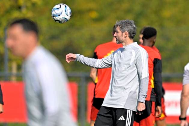 Belgium v France - UEFA Nations League 2026 Media Activities 27 09 2026 TUBEKE, BELGIUM - SEPTEMBER 27 : Van Bommel Mark head coach of Belgiumduring a training session ahead of the UEFA Nations League tournament league phase matchday 2 group A1 match between Belgium and France on September 27, 2026 in Tubeke, Belgium, 27 09 2026 Tubeke Belgium  Copyright: xSesx