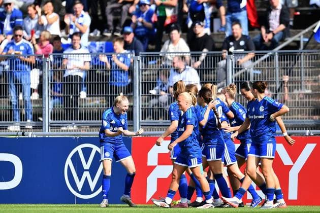Schalke 04 vs. SGS Essen ** FOR EDITORIAL PURPOSES ONLY ** EDITORIAL USE ONLY ** Women s soccer, DFB Cup, 1st round: Schalke 04 vs. SGS Essen on September 27, 2026, at the Parkstadion in Gelsenkirchen. Celebrations following the 1-0 goal by Jolina Opladen. Schalke 04, Germany, North Rhine-Westphalia, Gelsenkirchen. Copyright ThorstenxTillmann Copyright: ThorstenxTillmann doc87s752pmnv654s8drk7 ,EDITORIAL USE ONLY Copyright: ThorstenxTillmann