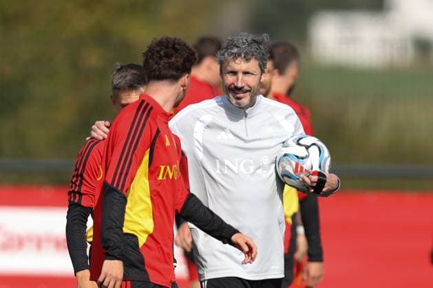 Belgium s head coach Mark van Bommel pictured during a training session of the Red Devils, the Belgian national soccer team, in Brussels, on Sunday 27 September 2026. The team is preparing for the second game of the UEFA Nations League against France on Monday. BRUNOxFAHY  x187969685x