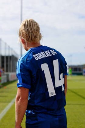 Soccer I Women s I 2026–2027 Season I DFB Cup I FC Schalke 04 vs. SGS Essen I September 27, 2026 Jule von der Laan 14, FC Schalke 04, cutout, close-up, portrait, single photo, single image, body, Gelsenkirchen, Parkstadion, North Rhine-Westphalia, Germany Copyright: xLobeca CedricxSiefkerx