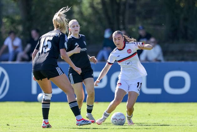 From left: Paula Rößeling (ATS Buntentor, 15), Lilly Abelmann (ATS Buntentor, 22), and Lara Meroni (1 FC Nürnberg, 11), DFB REGULATIONS PROHIBIT ANY USE OF PHOTOGRAPHS AS IMAGE SEQUENCES AND OR VIDEO-LIKE PHOTO STORIES DFB REGULATIONS PROHIBIT ANY USE OF PHOTOGRAPHS AS IMAGE SEQU, September 27, 2026, Bremen, Germany, Soccer, DFB Women’s Cup, ATS Buntentor 1 FC Nürnberg xobx