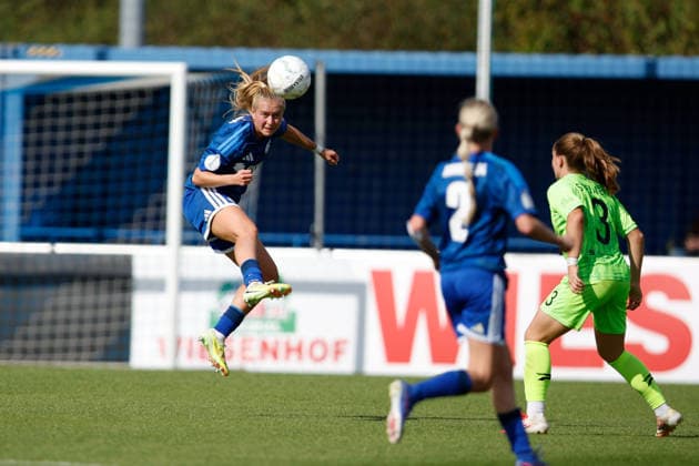 Soccer I Women s Soccer I 2026–2027 Season I DFB Cup I FC Schalke 04 vs. SGS Essen I September 27, 2026 Nele Schmidt, 19, FC Schalke 04 clears the ball from the danger zone at the Parkstadion in Gelsenkirchen, North Rhine-Westphalia, Germany Copyright: xLobeca CedricxSiefkerx