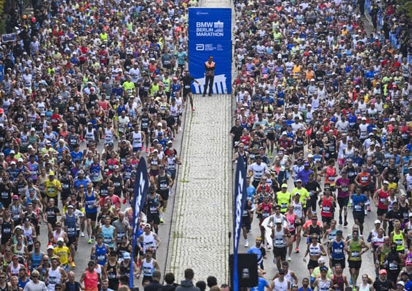 2026 Berlin Marathon BERLIN, GERMANY - SEPTEMBER 27: Athletes race through the city during the 2026 Berlin Marathon, where thousands of runners from around the world competed over a 42.195-kilometer course passing iconic landmarks in Berlin, Germany on September 27, 2026. Halil Sagirkaya Anadolu Berlin Germany. Editorial use only. Please get in touch for any other usage.  Copyright: x2026xAnadoluxHalilxSagirkayax