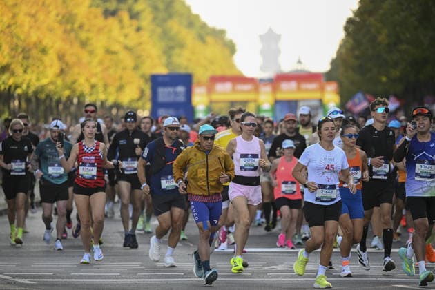 2026 Berlin Marathon BERLIN, GERMANY - SEPTEMBER 27: Athletes race through the city during the 2026 Berlin Marathon, where thousands of runners from around the world competed over a 42.195-kilometer course passing iconic landmarks in Berlin, Germany on September 27, 2026. Halil Sagirkaya Anadolu Berlin Germany. Editorial use only. Please get in touch for any other usage.  Copyright: x2026xAnadoluxHalilxSagirkayax