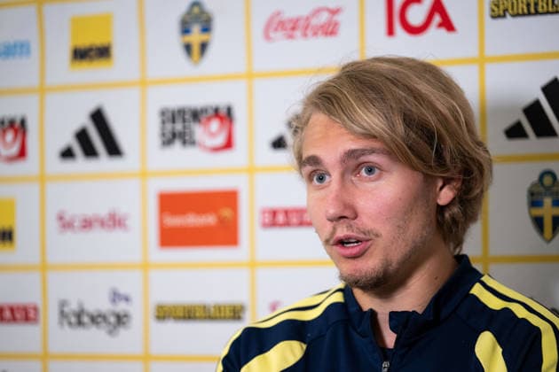 September 27, 2026: Sebastian Nanasi of the Swedish men’s national soccer team in the mixed zone on September 27, 2026 in Stockholm. Photo by Emma Wallskog, BILDBYRAN, code EW EW0712: soccer, football, UEFA Nations League, press conference, Sweden, Sweden A, bbeng  Copyright: EMMAxWALLSKOG BB260927EW014