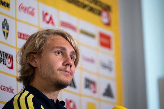 September 27, 2026: Sebastian Nanasi of the Swedish men’s national soccer team in the mixed zone on September 27, 2026 in Stockholm. Photo by Emma Wallskog, BILDBYRAN, code EW EW0712: soccer, football, UEFA Nations League, press conference, Sweden, Sweden A, bbeng  Copyright: EMMAxWALLSKOG BB260927EW015