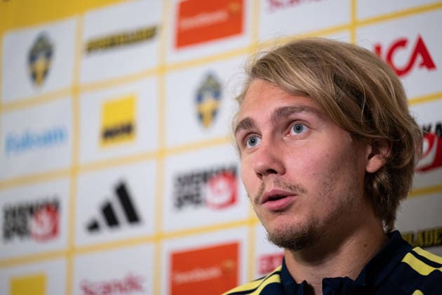 September 27, 2026: Sebastian Nanasi of the Swedish men’s national soccer team in the mixed zone on September 27, 2026 in Stockholm. Photo by Emma Wallskog, BILDBYRAN, code EW EW0712: soccer, football, UEFA Nations League, press conference, Sweden, Sweden A, bbeng  Copyright: EMMAxWALLSKOG BB260927EW016