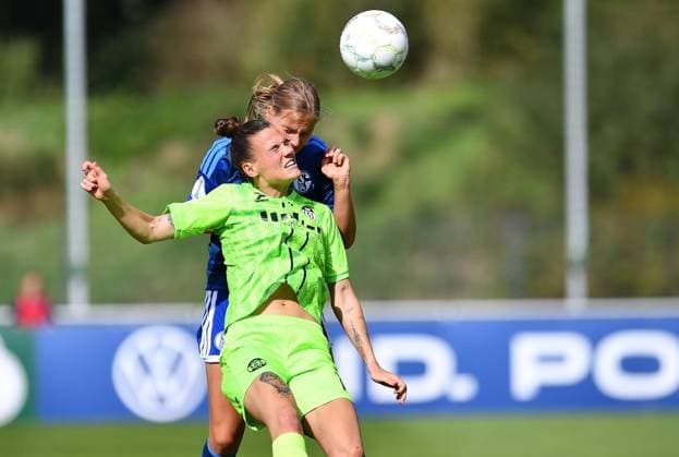 Schalke 04 vs. SGS Essen ** FOR EDITORIAL PURPOSES ONLY ** EDITORIAL USE ONLY ** Women s Soccer, DFB Cup, 1st Round: Schalke 04 vs. SGS Essen on September 27, 2026, at the Parkstadion in Gelsenkirchen. Vanessza Nagy (SGS Essen) in the foreground; Pia Sophie Rybacki (Schalke 04) in the background. Germany, North Rhine-Westphalia, Gelsenkirchen. Copyright ThorstenxTillmann Copyright: ThorstenxTillmann doc87s7s7getlw1c4xe4ac1 ,EDITORIAL USE ONLY Copyright: ThorstenxTillmann