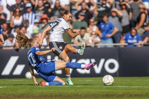 GER, Karlsruhe, Karlsruher SC vs. Eintracht Frankfurt, SC, DFB Women s Cup, Soccer, DFB, 2026–2027 Season, Badenia Stadium, 1st Round (pictured, from left): Alina Fischer, Karlsruher SC Women s Team, age 27, Larissa Mühlhaus, Eintracht Frankfurt Women, 47, shot on goal. DFB and DFL regulations prohibit any use of photographs as image sequences and or quasi-video. September 27, 2026 Copyright: HMBxMedia HendrikxHamelau