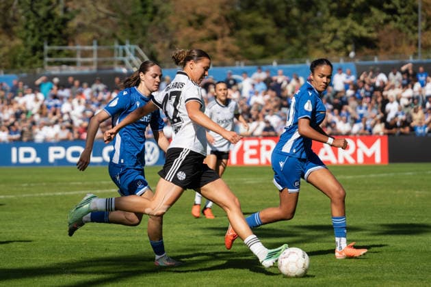 September 27, 2026, xjyhynx, Women s DFB Cup First Round, Karlsruher SC vs. Eintracht Frankfurt, from left: Ann Sophie Braun (16), Karlsruher SC; Larissa Mühlhaus (47), Eintracht Frankfurt; and Cora Obenson (20), Karlsruher SC, Karlsruhe