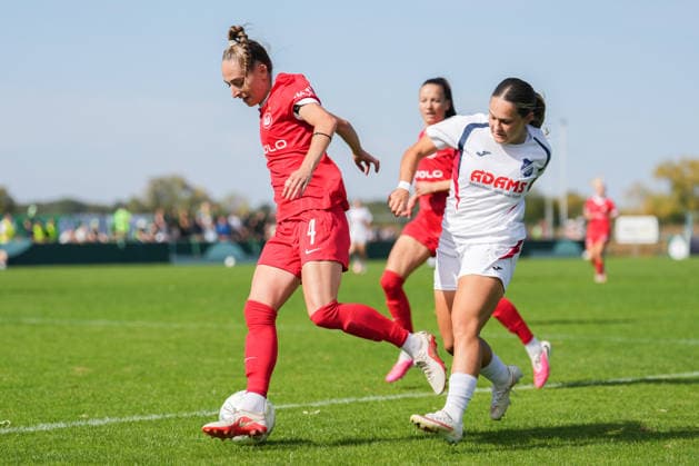 DFB Women s Cup: SC Sand vs. VfL Wolfsburg, September 27, 2026. Head-to-head matchup between Sophia Kleinherne (VfL Wolfsburg, No. 4) and Pija Reininger (SC Sand, No. 9). DFB Women s Cup: SC Sand vs. VfL Wolfsburg, Adams Arena, September 27, 2026 DFB and DFL regulations prohibit any use of photographs as image sequences and or quasi-video Copyright: xBEAUTIFULxSPORTS Boscox
