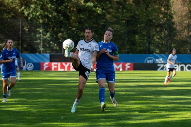 September 27, 2026, xjyhynx, Women s DFB Cup, First Round, Karlsruher SC vs. Eintracht Frankfurt, from left: Larissa Mühlhaus 47, Eintracht Frankfurt in a tackle with Giulina Kimmig 5, Karlsruher SC, Karlsruhe