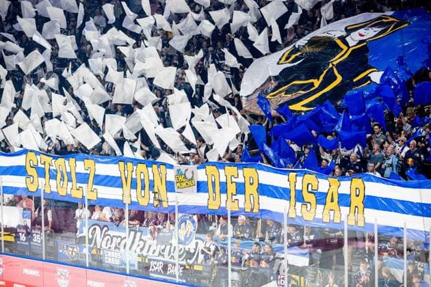 Choreographed routine by Munich fans in the North Stand titled Pride of the Isar (GER), EHC Red Bull Munich vs. Löwen Frankfurt, Ice Hockey, DEL, 2026–2027 Season, Matchday 4, September 27, 2026 Photo: HMB Media, Franz Feiner Copyright: HMBxMedia FranzxFeiner