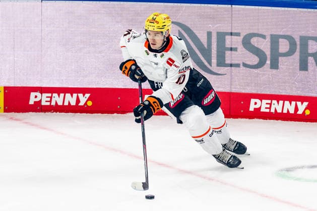Brandon Biro Loewen Frankfurt, 10 GER, EHC Red Bull Munich vs. Loewen Frankfurt Ice Hockey, DEL, 2026–2027 Season, Matchday 4, September 27, 2026 Photo: HMB Media, Franz Feiner Copyright: HMBxMedia FranzxFeiner
